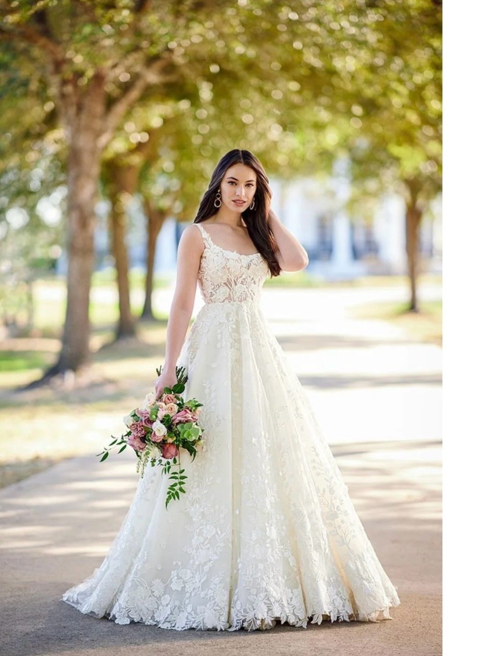 Elegant Martina Liana Wedding Dress
